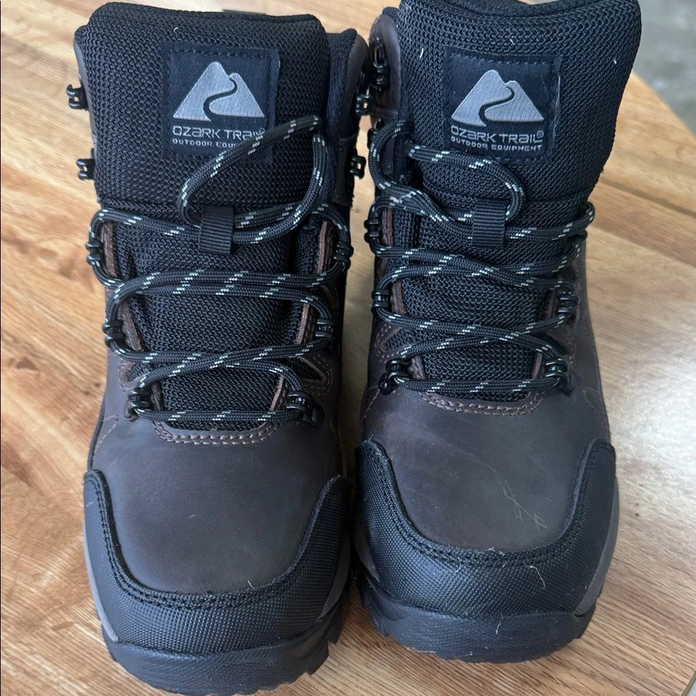 Ozark Trail Men's Black and Brown‎ Snow Boots